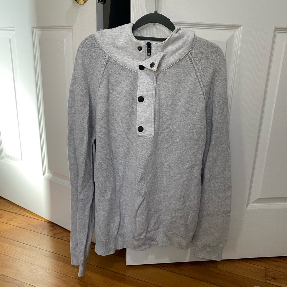 Express Men’s Hooded Sweatshirt (SIZE L)